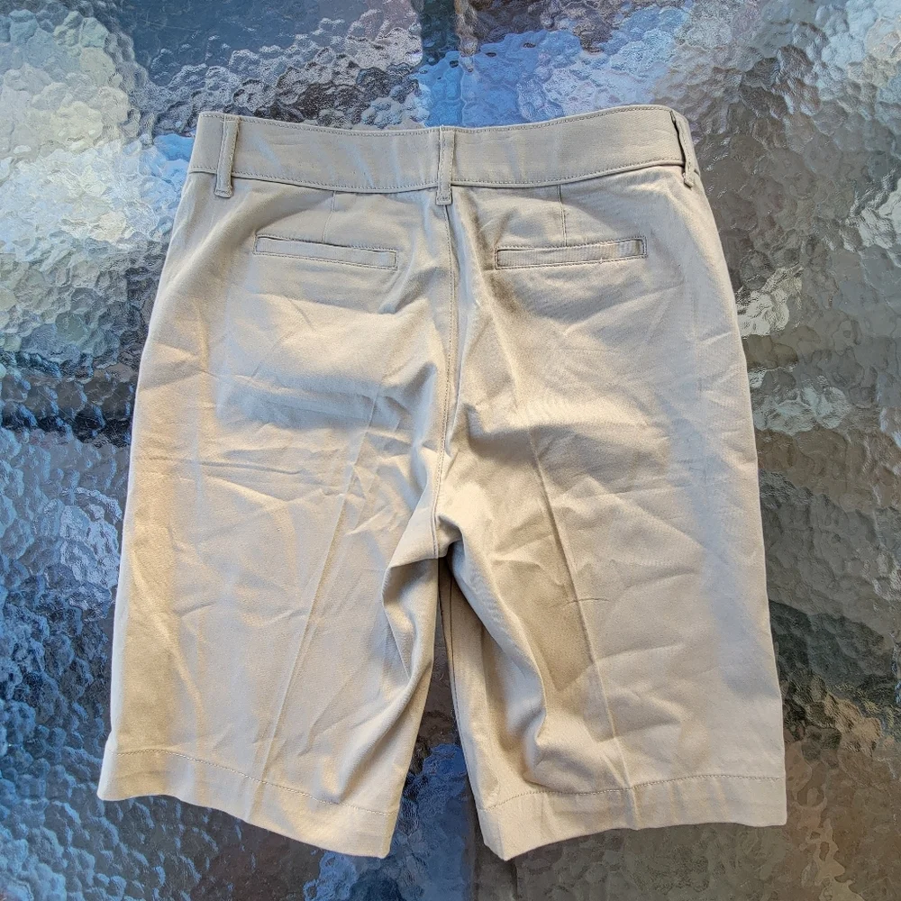 St. John's Bay Bermuda Tan Shorts Size 8, Look New